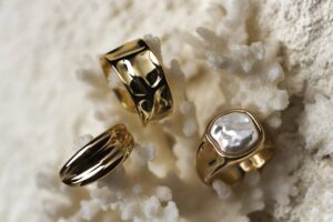 راهنمای کامل خرید طلا برای افراد تازه‌کار